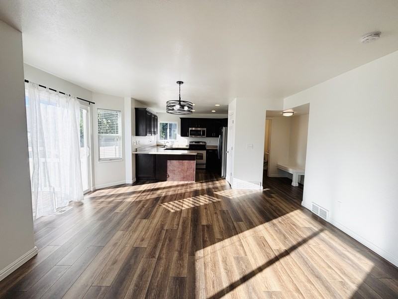 1094 Swest - Photo 3 of 36