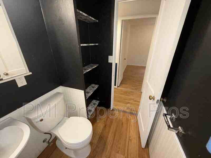 5662 N 39th St - Photo 2 of 18