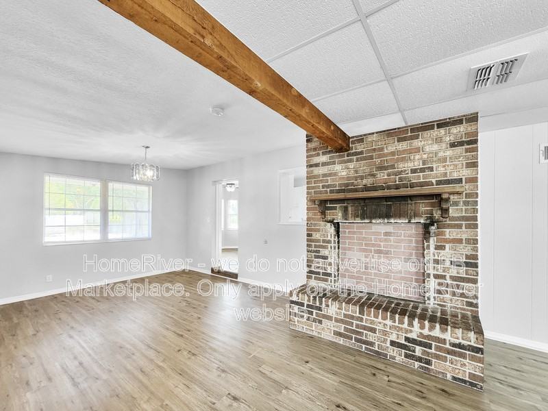 1354 Tuscola St - Photo 7 of 26