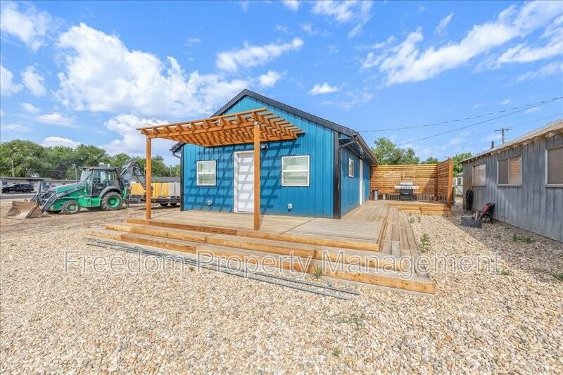 205 N Fouch Ave - Photo 2 of 17