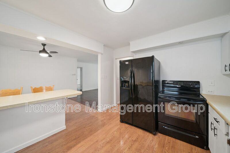 219 E 45th Ct - Photo 4 of 18