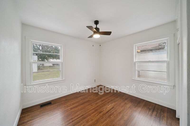 219 E 45th Ct - Photo 7 of 18