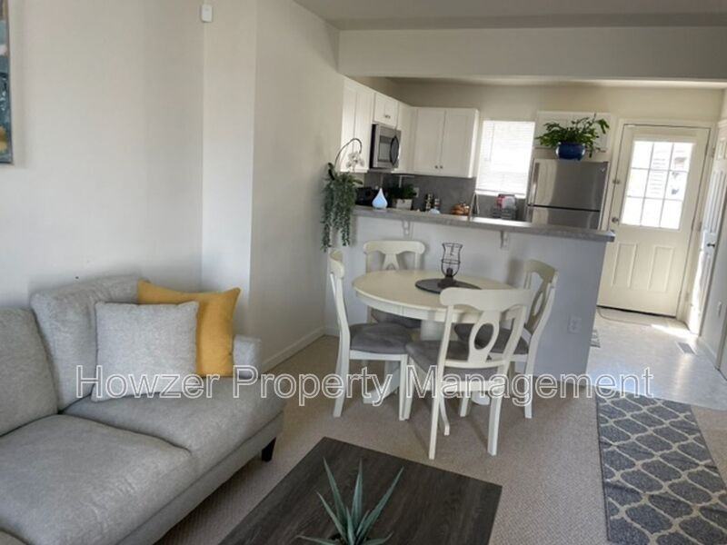 17 High School Rd #G - Photo 2 of 11