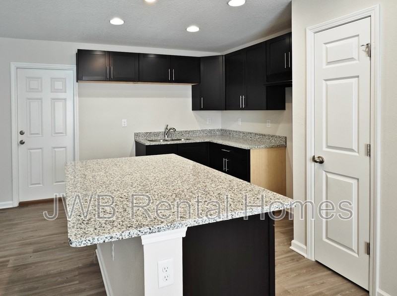 3019 Dignan St - Photo 2 of 8