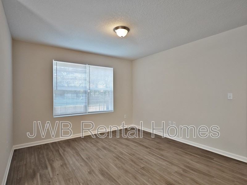 3019 Dignan St - Photo 4 of 8