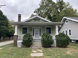 featured image of 207 E Spruce St #207