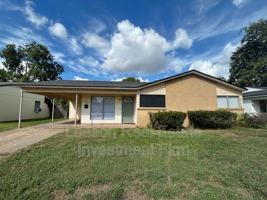 featured image of 3227 Gay Blvd