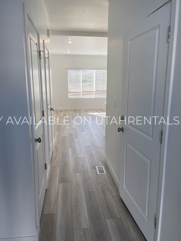1605 W Charmer Ln #1435 - Photo 5 of 40