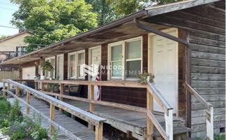 featured image of 23 E Brown St