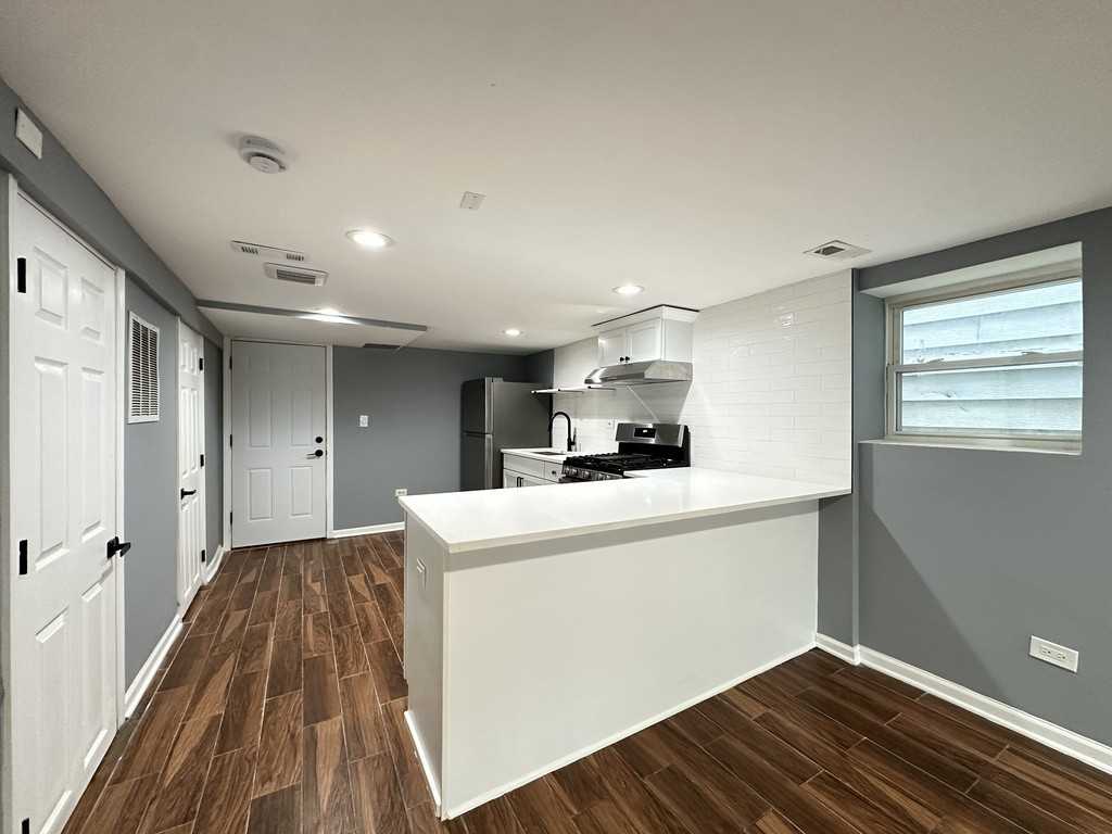 2317 N Keeler Ave #G - Photo 2 of 21