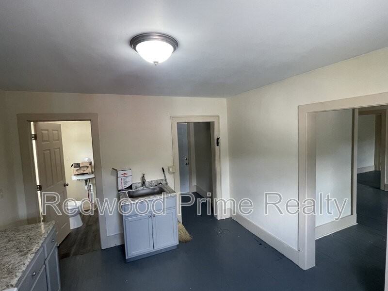 908 Main Street - Photo 5 of 9