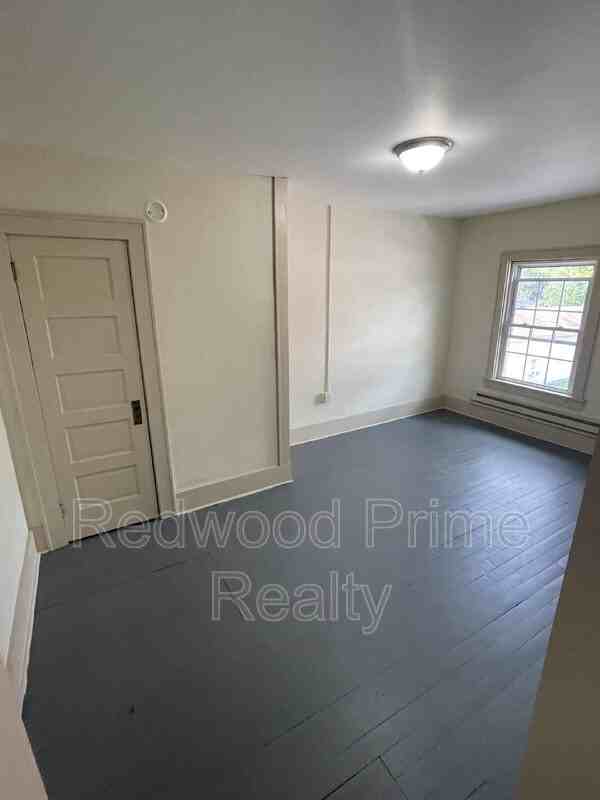 908 Main Street - Photo 6 of 9