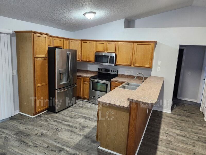 9095 E China Grove Ln - Photo 4 of 10