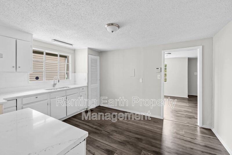 1908 14th Pl Sw - Photo 7 of 18