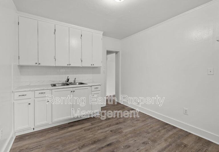 4010 Vandiver Ct - Photo 5 of 14