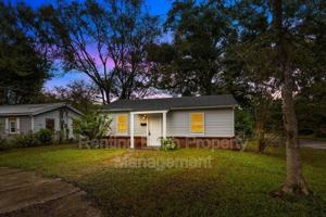 featured image of 4010 Vandiver Ct