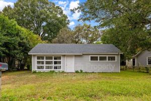 featured image of 341 Chisholm St