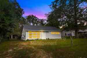 featured image of 341 Chisholm St