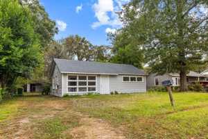 featured image of 341 Chisholm St