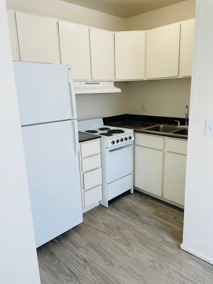 Victoria Canyon Apartments - Photo 7 of 35