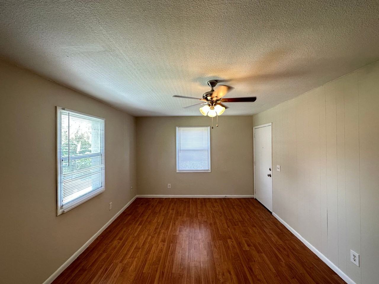 5111 Curry Ford Rd #4 - Photo 6 of 11