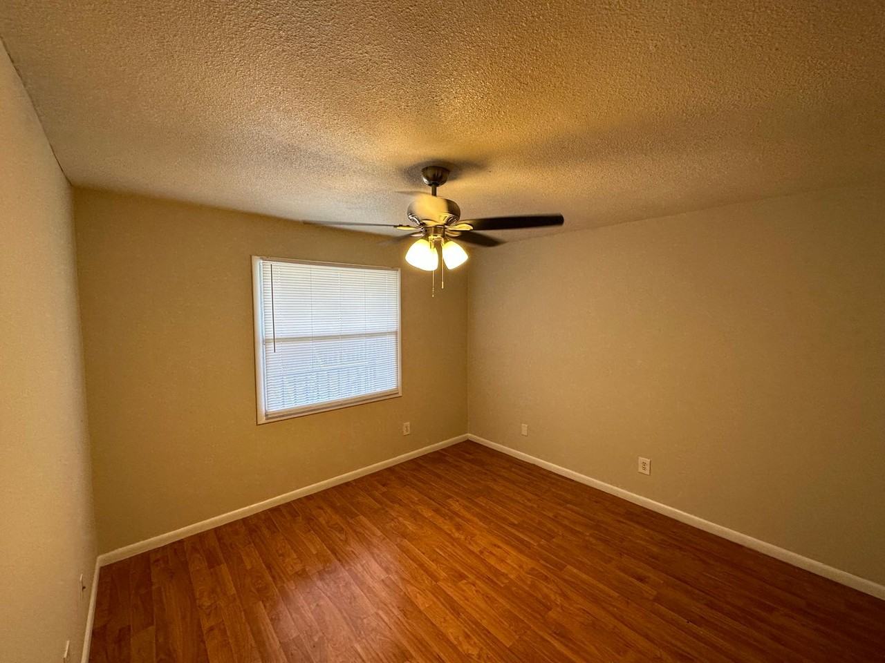 5111 Curry Ford Rd #4 - Photo 7 of 11