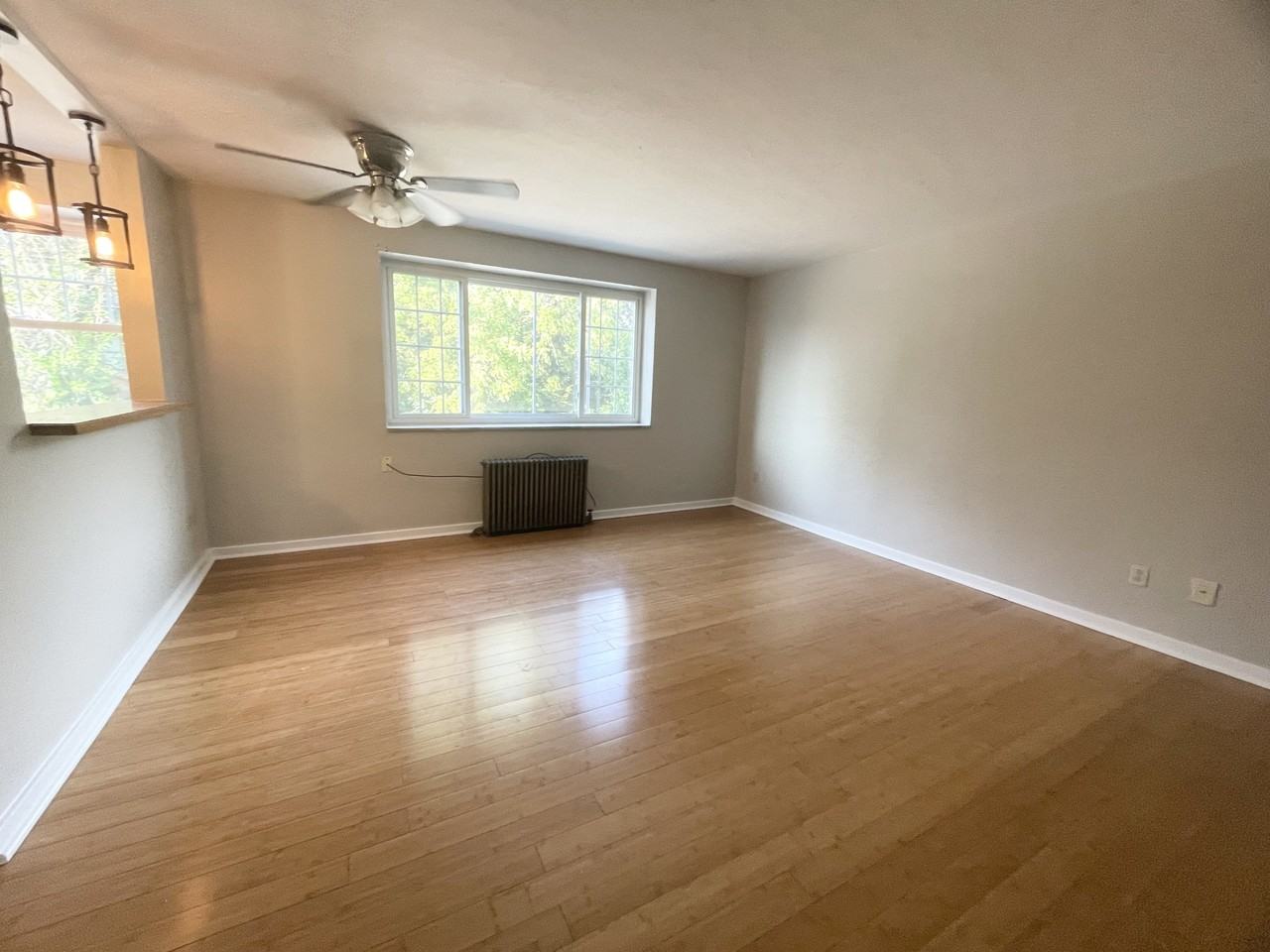 FRIENDSHIP COURT -- 162 - Photo 4 of 32