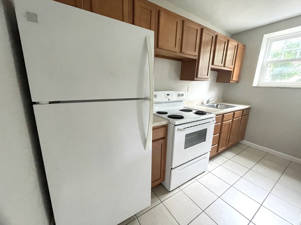 FRIENDSHIP COURT -- 162 - Photo 7 of 17