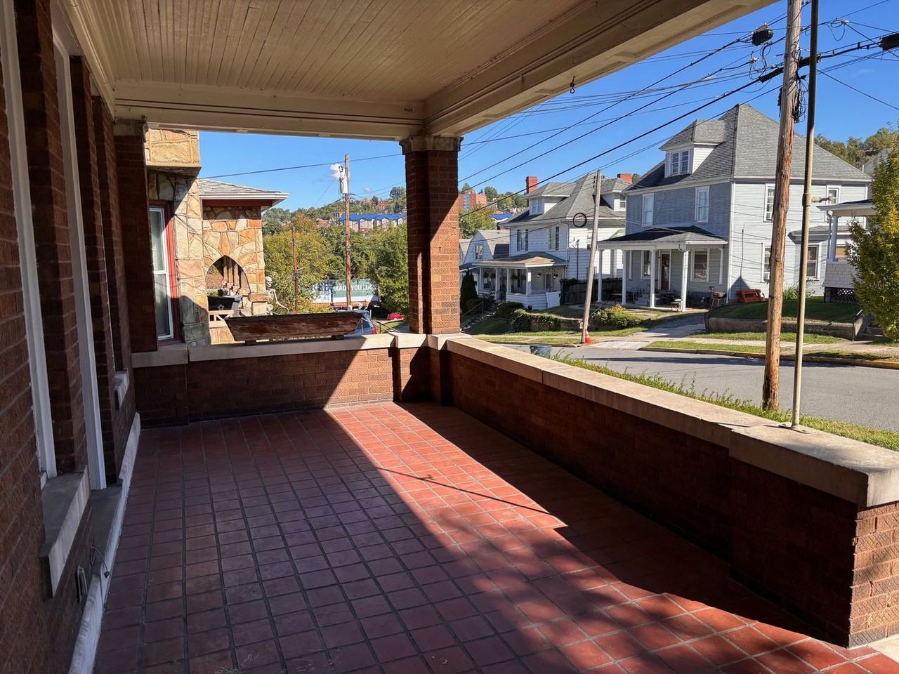 124 S Walnut St - Photo 4 of 14