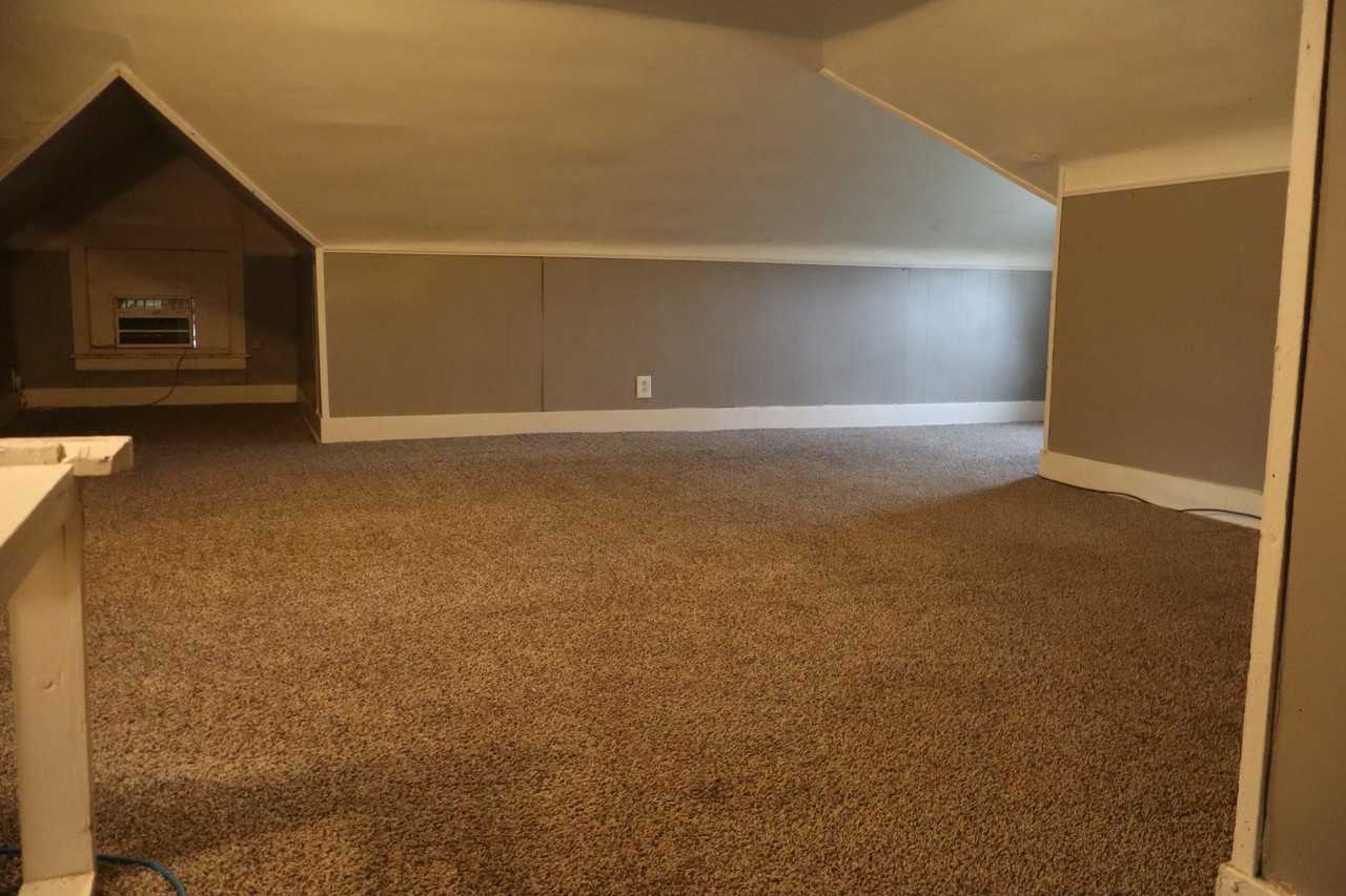 Ninth 209 S - Photo 2 of 5