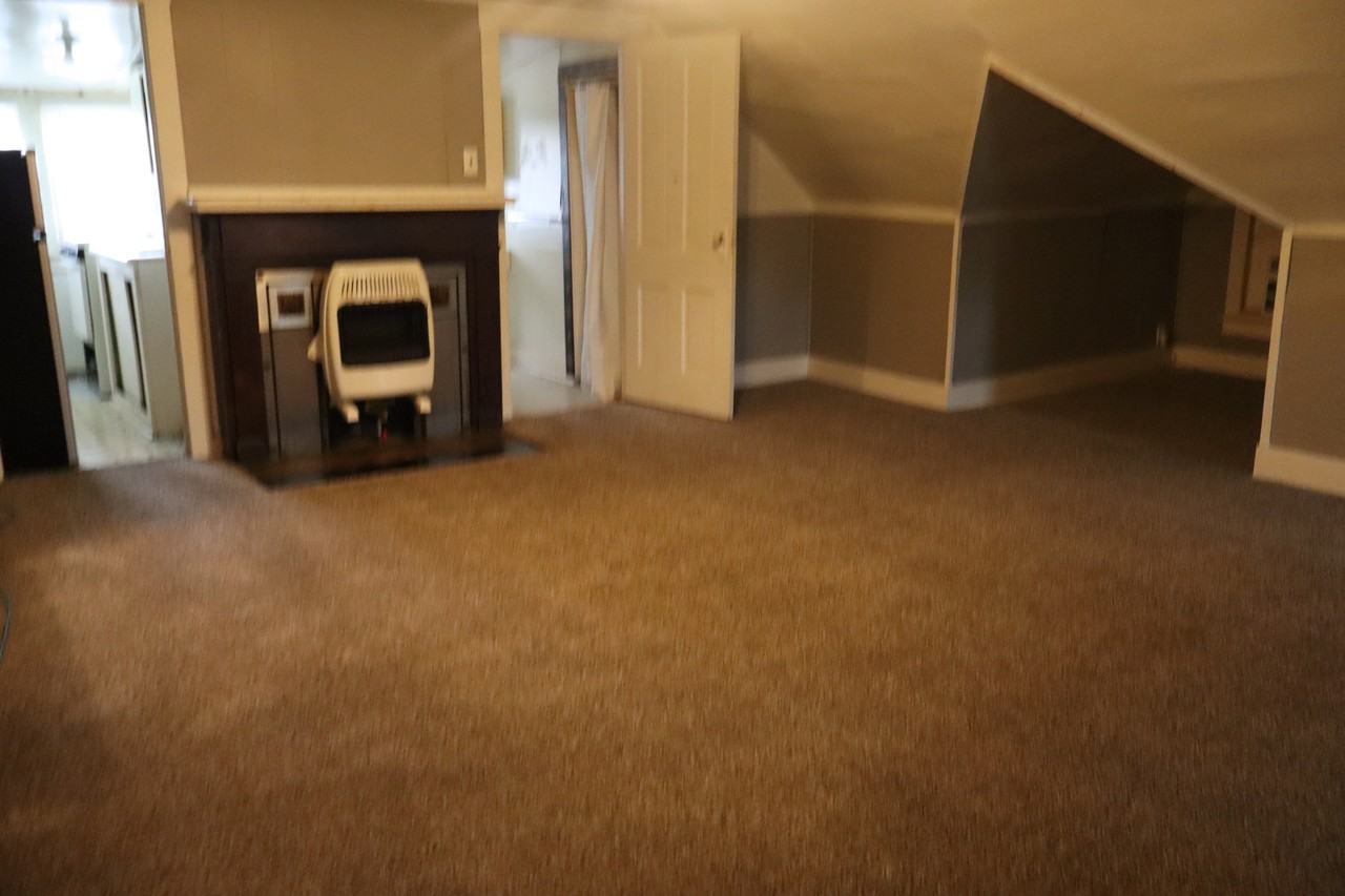 Ninth 209 S - Photo 3 of 5