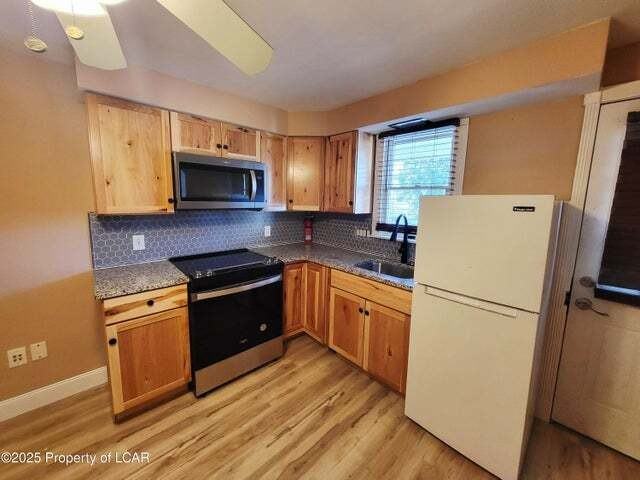 208 Wyoming Ave - Photo 2 of 9