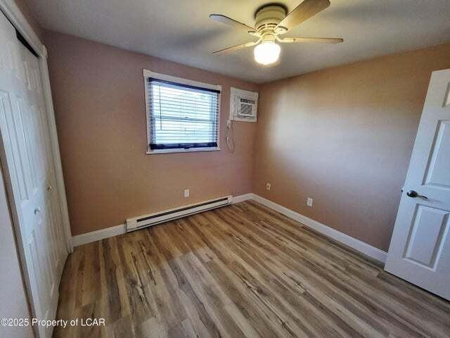 208 Wyoming Ave - Photo 7 of 9