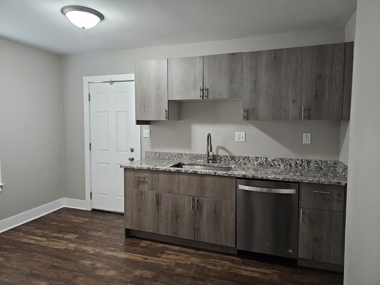 989 East 15th Avenue, Columbus, OH 43211 - Photo 5 of 11