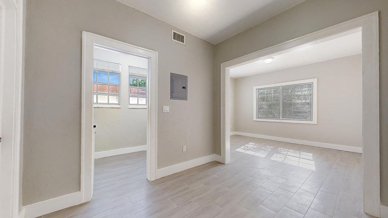 433 Northwest 25th Avenue - Photo 6 of 19