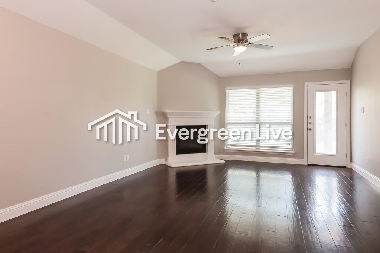 126 Pleasant Hill Ln - Photo 3 of 16