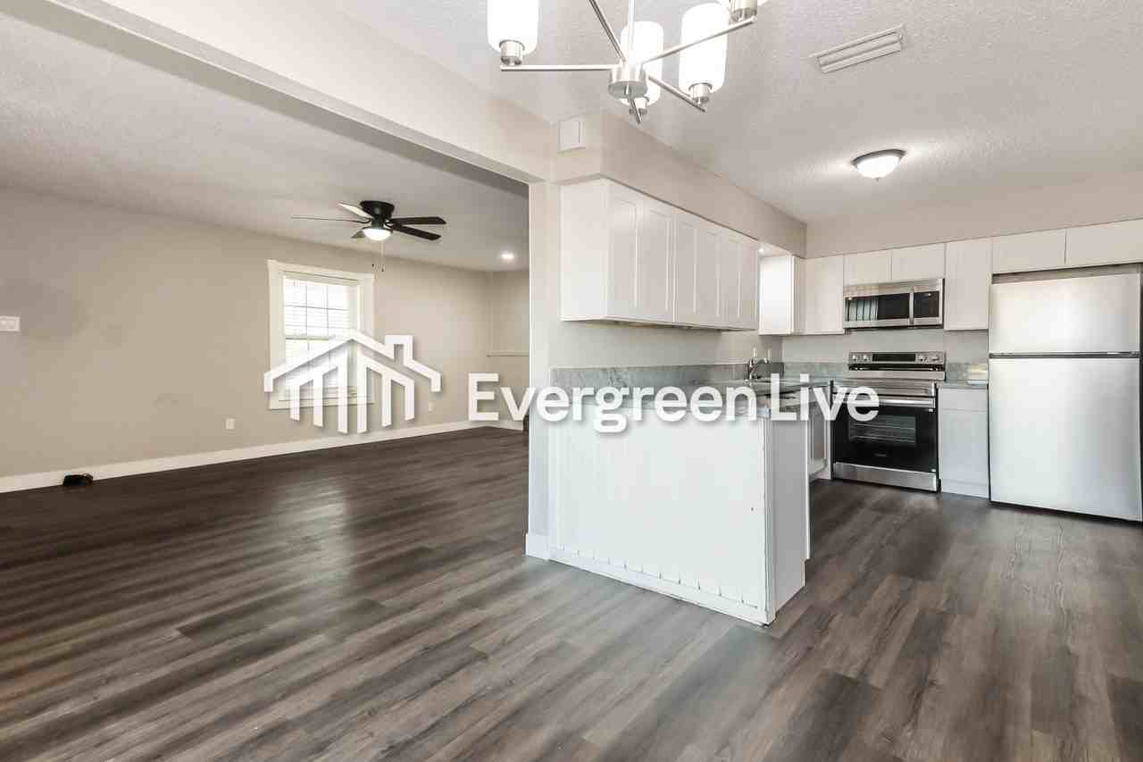 1501 Shady Ln - Photo 7 of 15