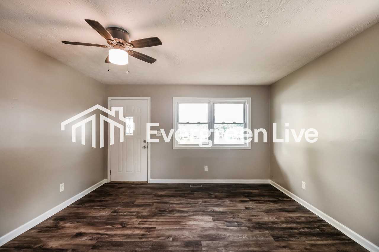 4619 N Richardt Ave - Photo 4 of 15