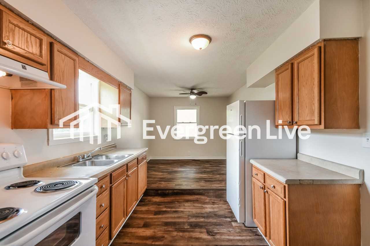 4619 N Richardt Ave - Photo 5 of 15