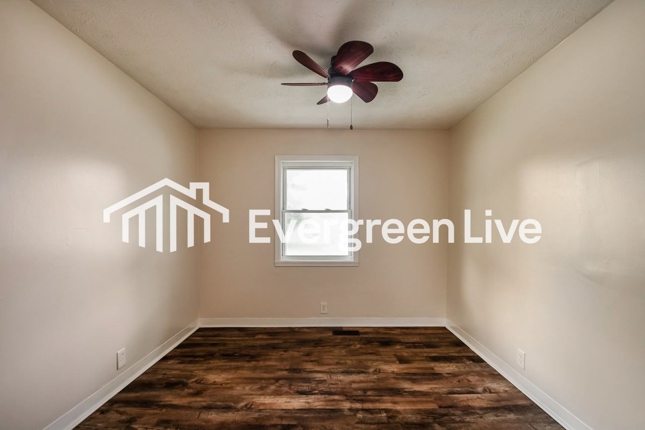 4619 N Richardt Ave - Photo 6 of 15