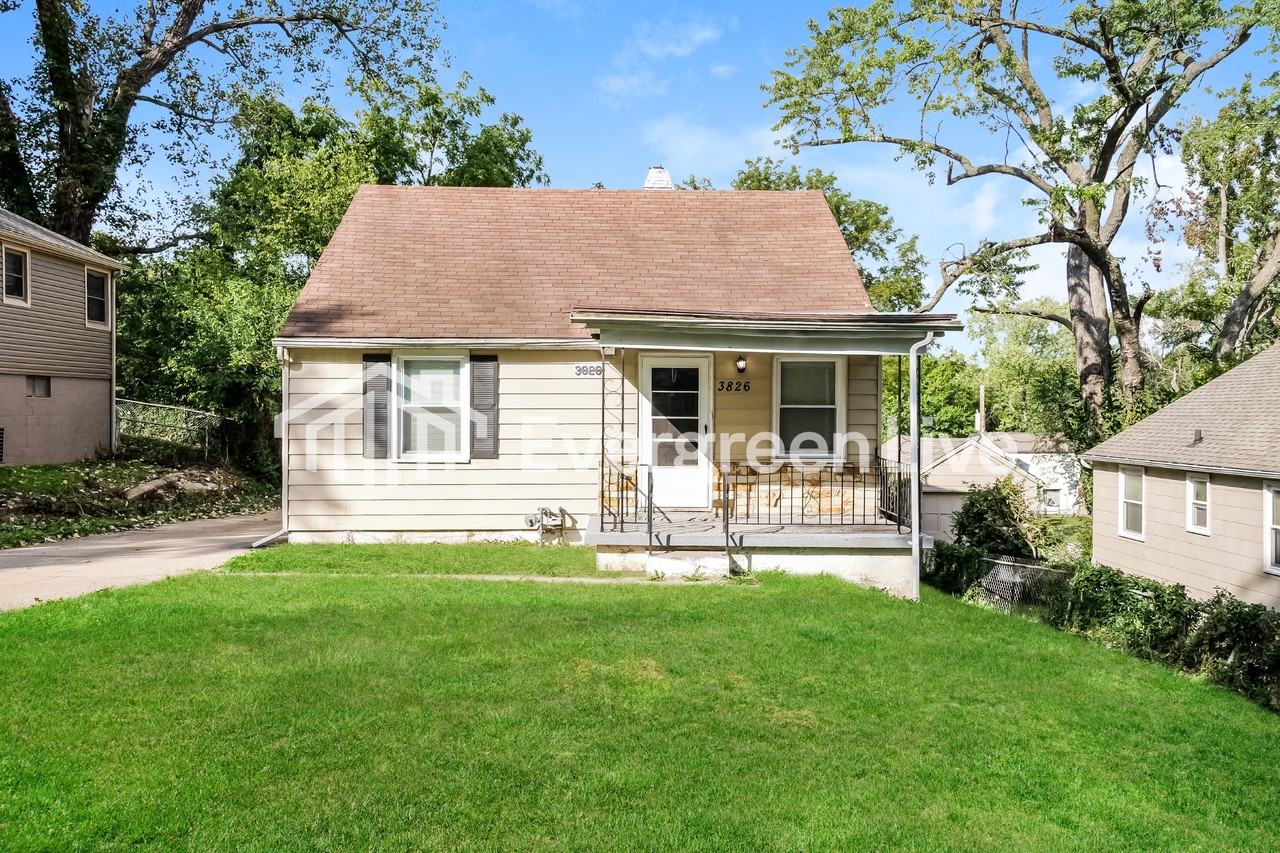 3826 N Kensington Ave - Photo 2 of 15