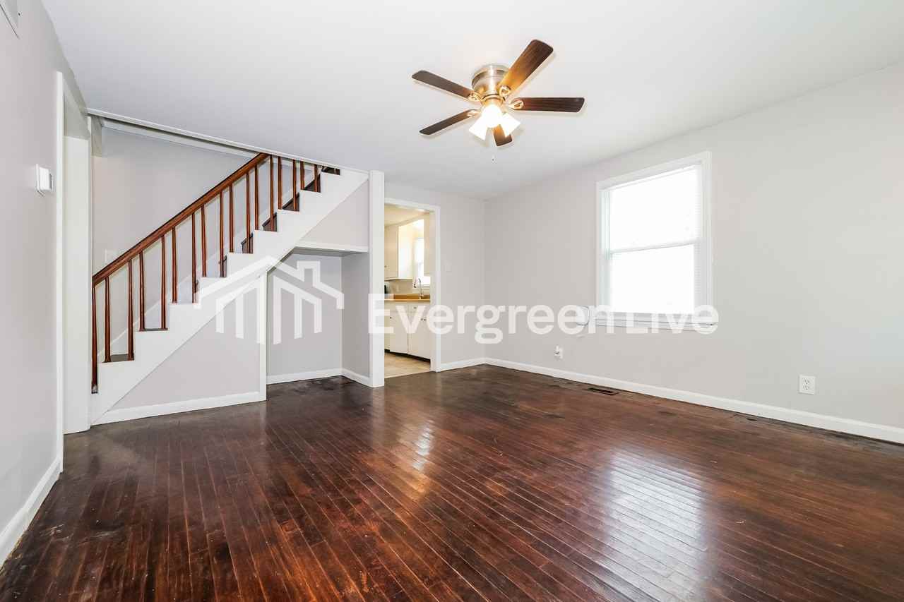 3826 N Kensington Ave - Photo 3 of 15