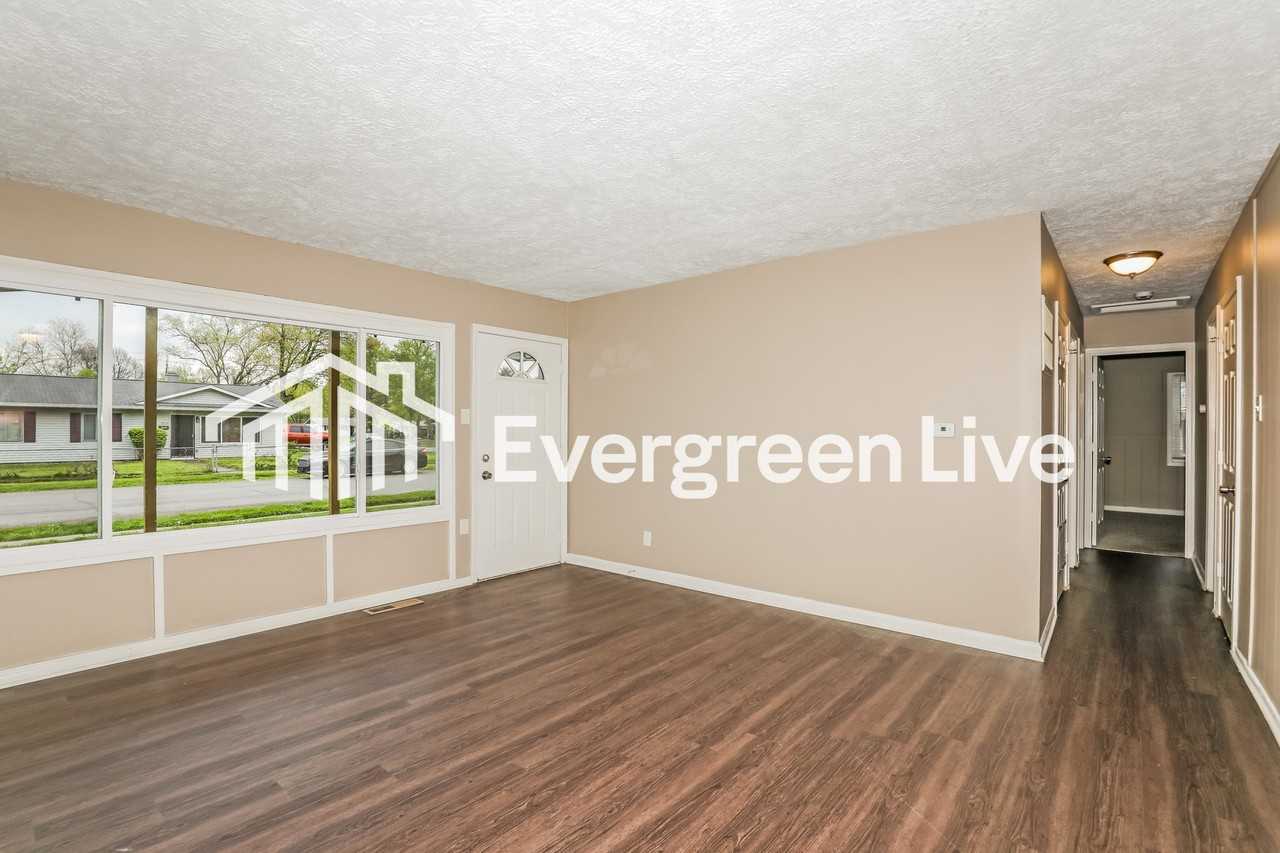 3202 Donald Ave - Photo 4 of 16