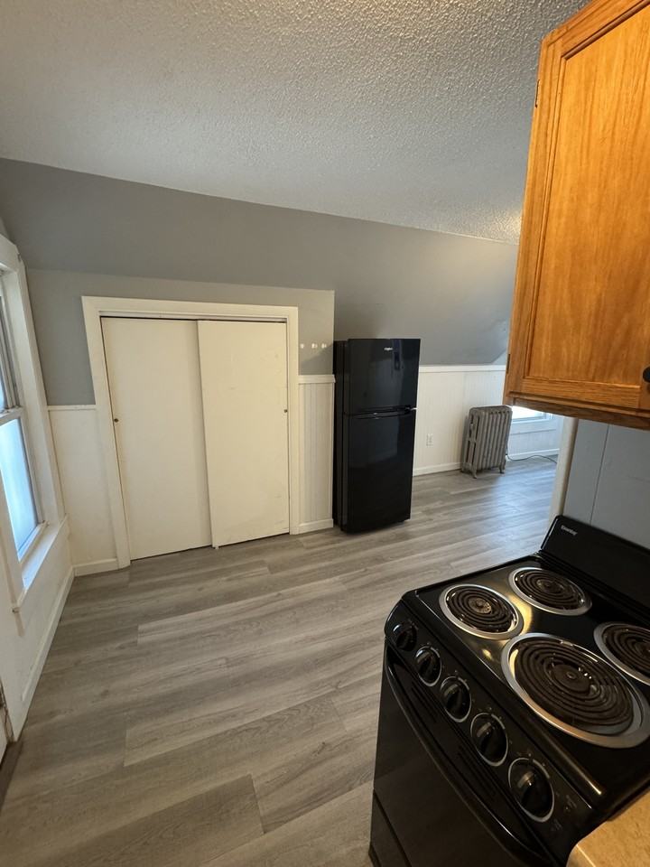 251 Main Street - Photo 3 of 9