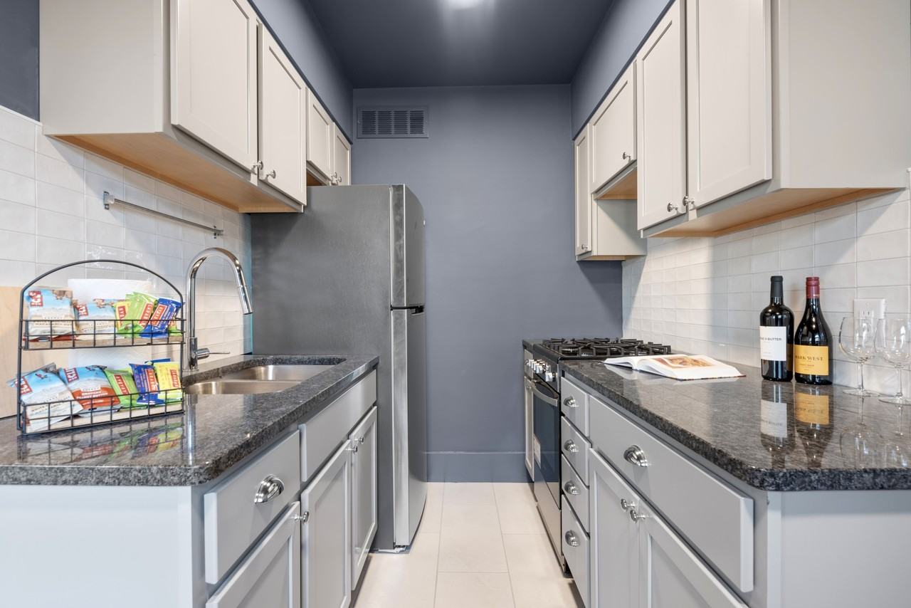 441 East Town Street - Photo 7 of 50