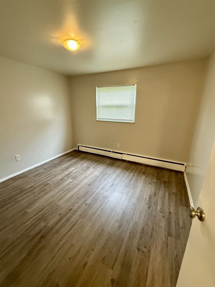 342 Lookout Avenue - Photo 6 of 9