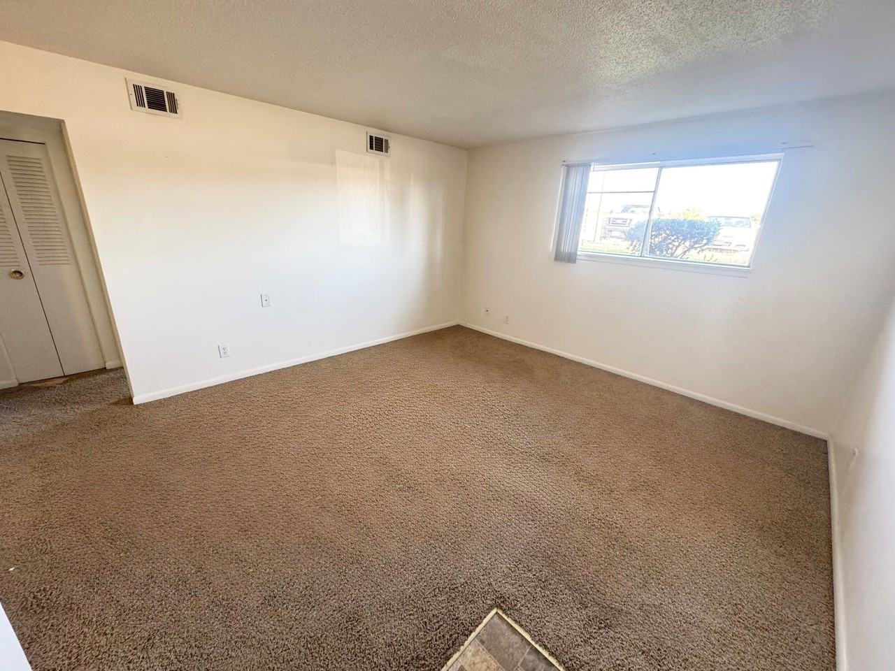 802 Ruth Ann Drive - Photo 4 of 12