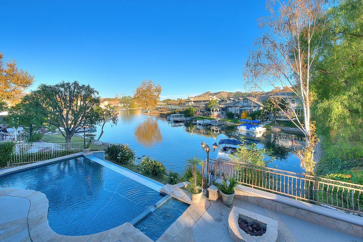 3800 Weatherly Circle - Photo 3 of 9