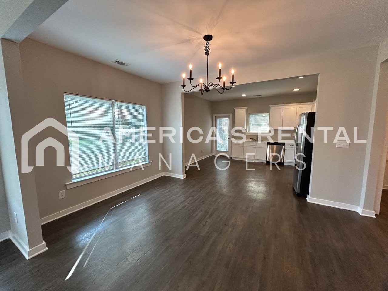 1505 Brookhaven Dr - Photo 6 of 33