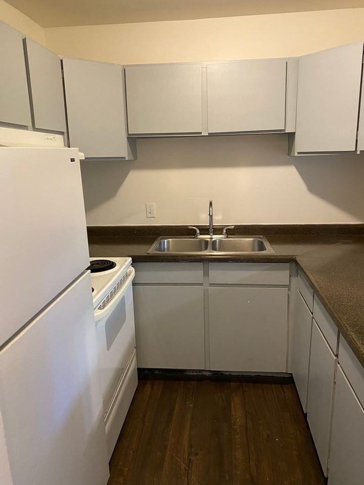 Victoria East Apartments - Photo 3 of 16